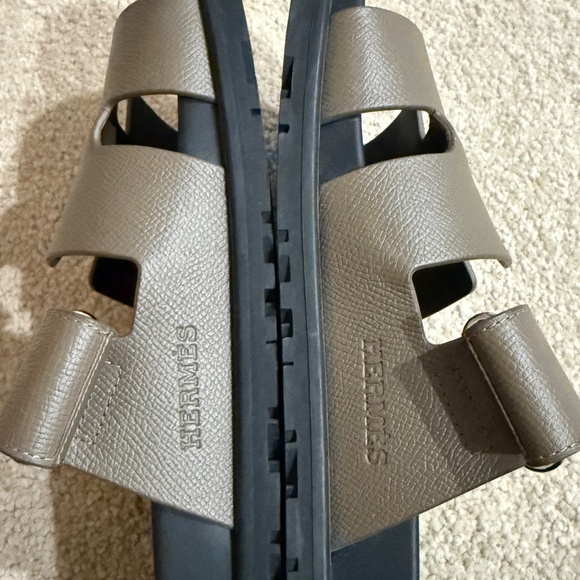 Used Hermès Men\'s Etoupe Epsom Chypre sandals - Size 43